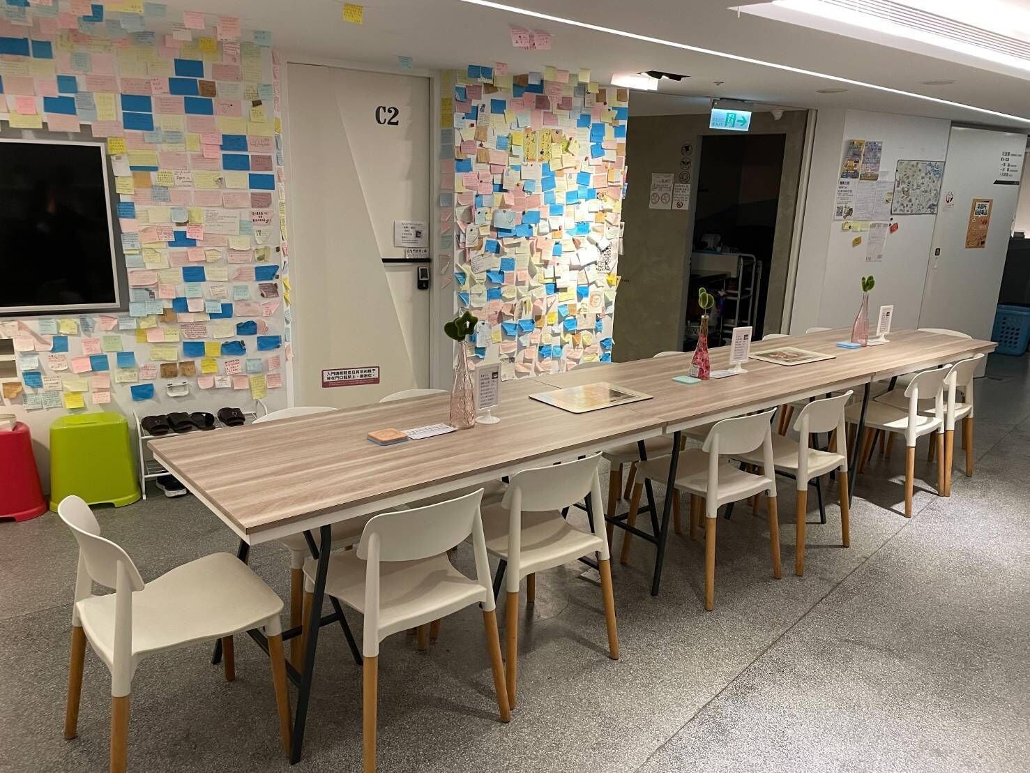 42-吋 LCD 液晶電視、有線頻道、電視