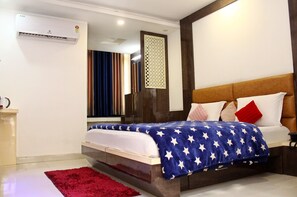 Luxury Room, Non Smoking | Soundproofing, bed sheets