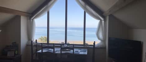 Luxury Cottage | Living area | Smart TV, DVD player, iPod dock