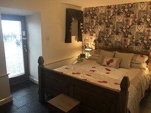 Luxury Cottage | Egyptian cotton sheets, premium bedding, down comforters - Penty Mochyn (Barmouth)