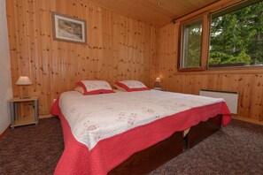 Coffres-forts dans les chambres, bureau, lits bébé (gratuits)