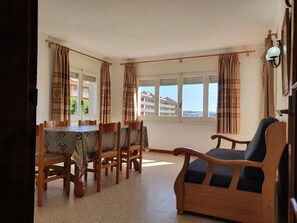 Living area - Payet Apartments 6-8 Personas (Torroella de Montgrí)