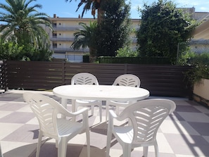 Apartamento, 3 quartos | Terraço/pátio