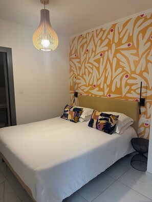 Minibar, decoración personalizada y muebles diferentes 