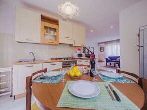 Dining - Stunning private villa for 6 people with WIFI, A/C and TV (Pietrasanta)