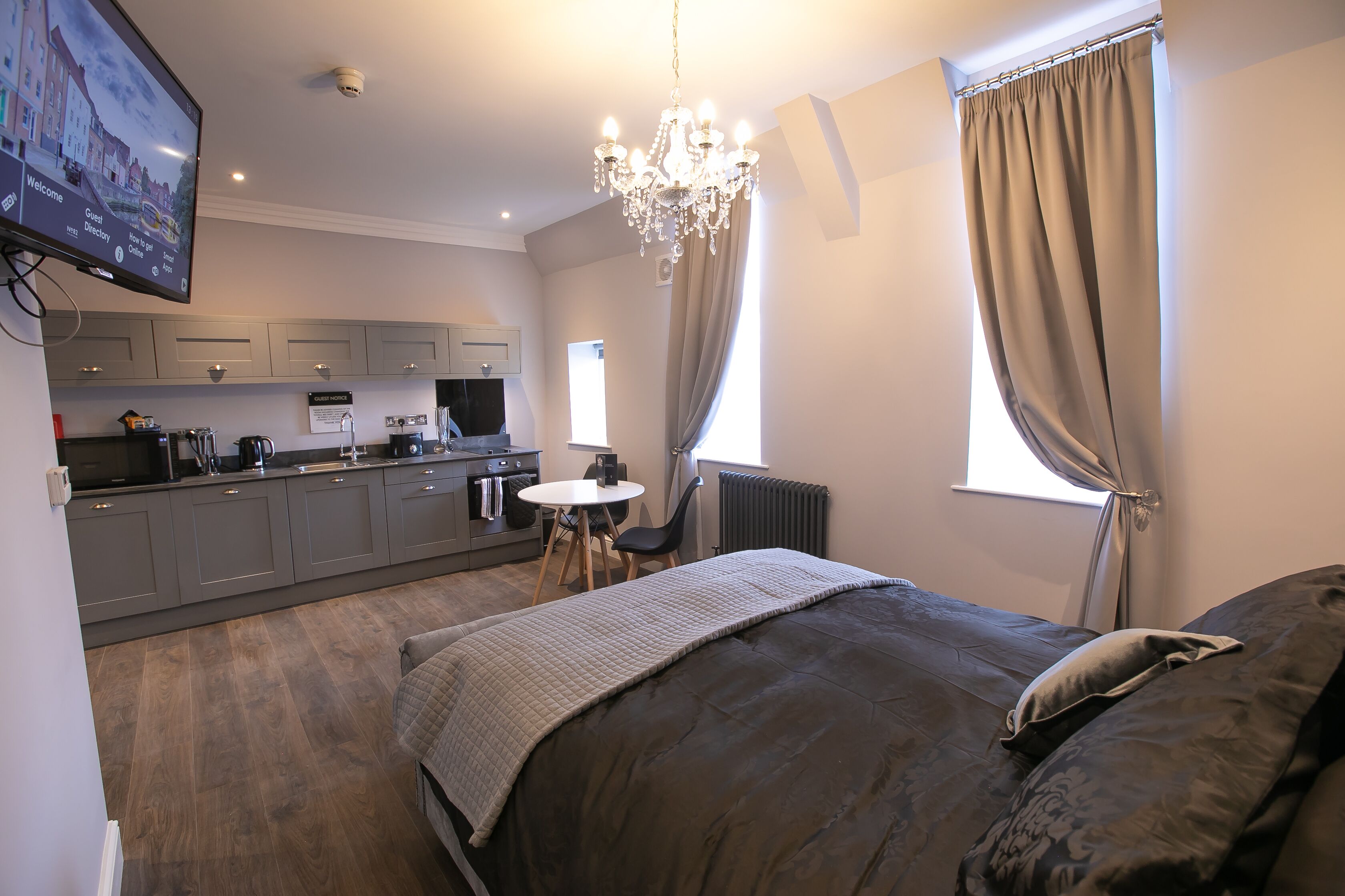 1 bedroom, in-room safe, desk, iron/ironing board