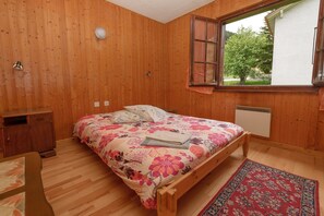 Double Room (Chalet) | Blackout curtains, bed sheets - Chalet du Bivouac Napoléon (Bourg-Saint-Pierre)
