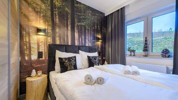 Iron/ironing board, free WiFi, bed sheets