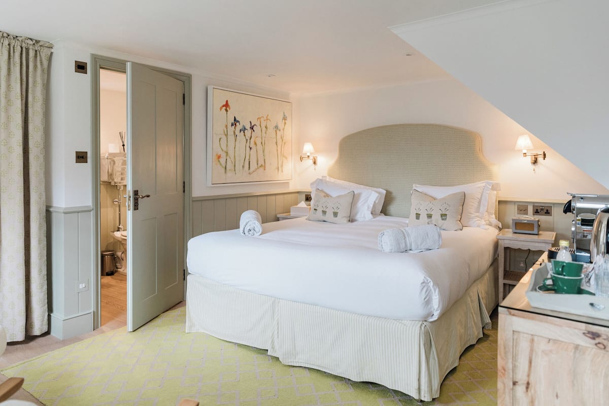 Deluxe Double Room | WiFi (free), bed sheets