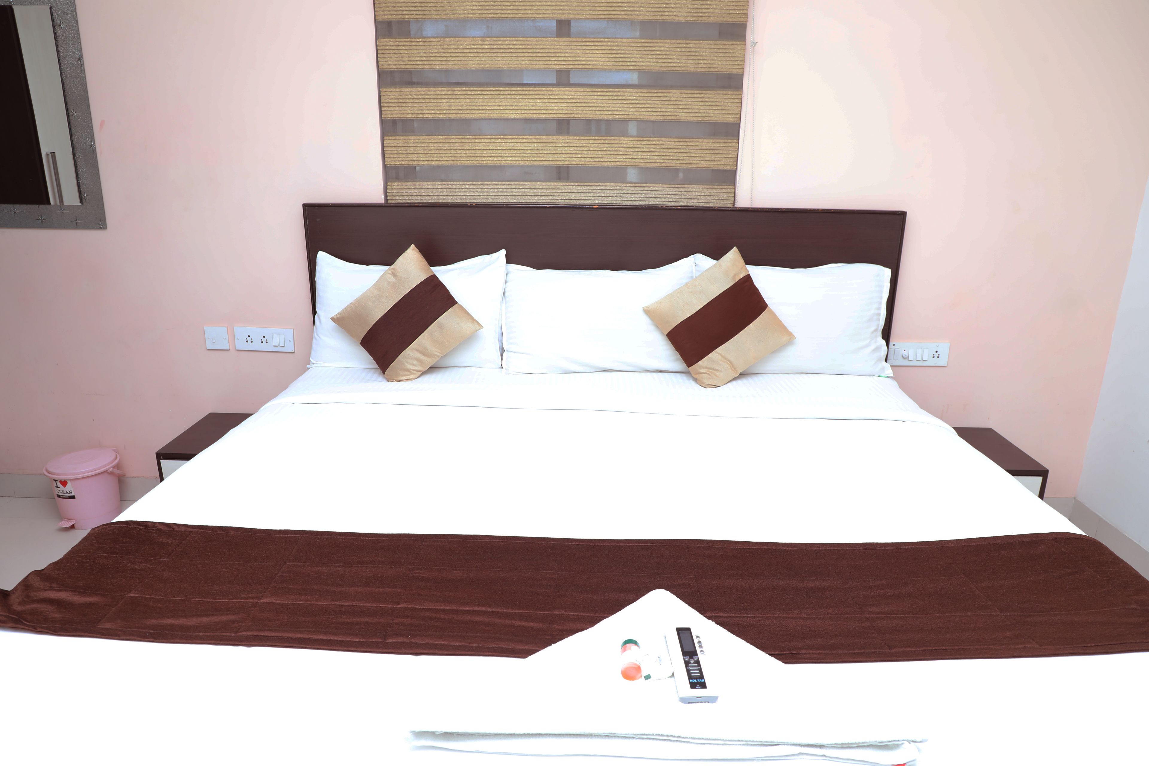 premium bedding, in-room safe, desk, iron/ironing board