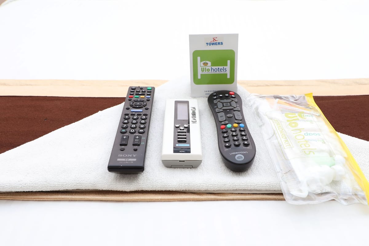 deluxe double room, 1 double bed | premium bedding, in-room safe, desk, iron/ironing board