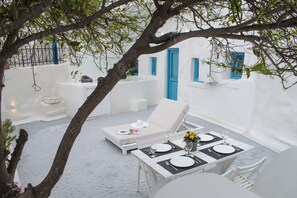 House, 1 Double Bed with Sofa bed, Jetted Tub (Tholos) | Exterior - Stoa Cave Villas (Santorini)
