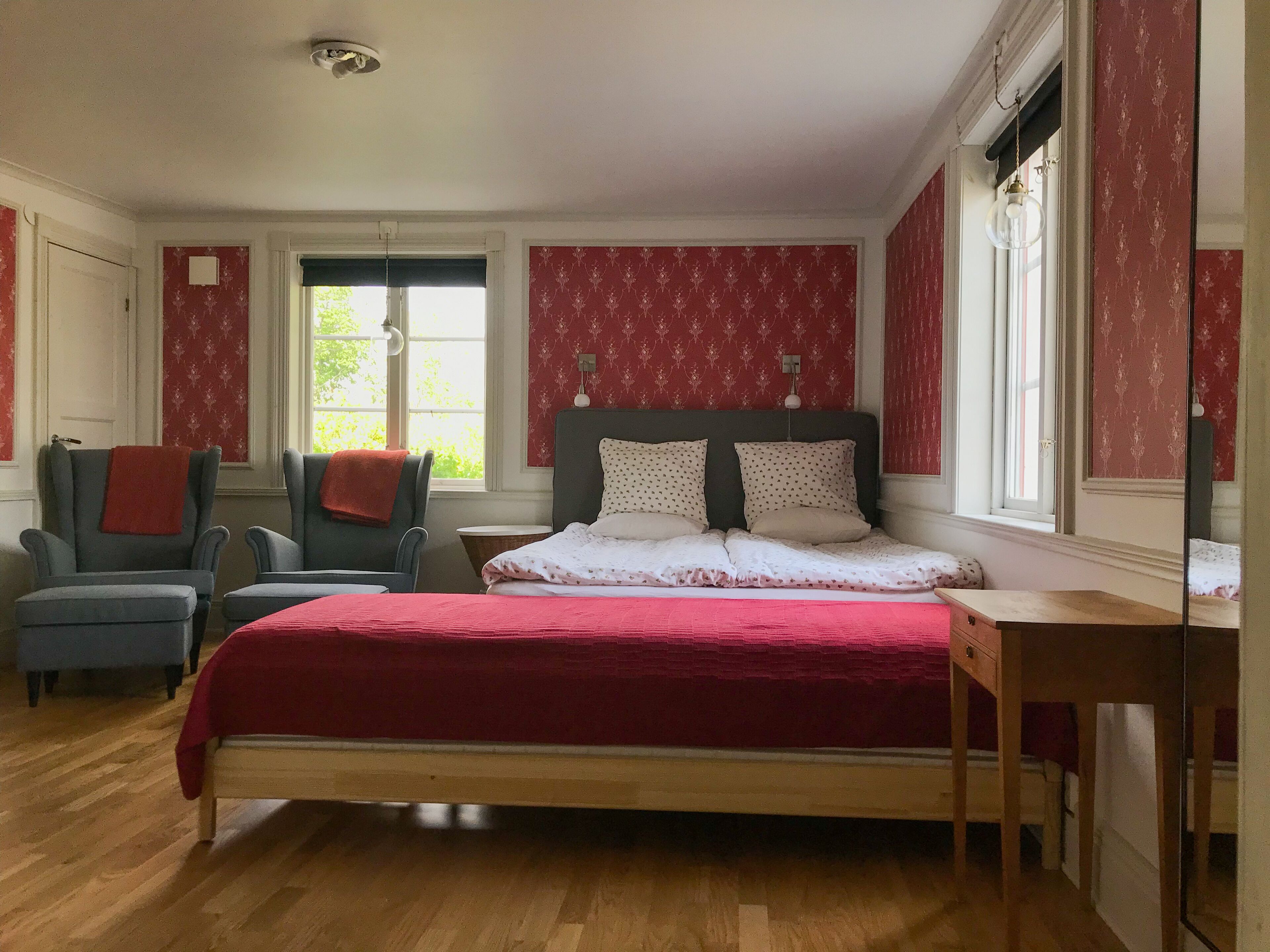 Family Room, Private Bathroom | Blackout curtains, free WiFi, bed sheets
