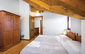 2 bedrooms, free WiFi, bed sheets - 2 bedroom gorgeous apartment in Lauco (UD) (Lauco (UD))
