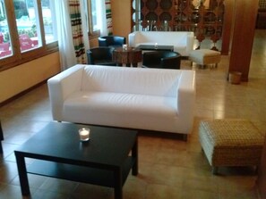 Meeting facility - Payet Apartments 2-4 Personas (Torroella de Montgrí)