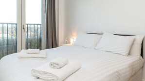 Unclassified image, 4 of 17, button - NEW 2BD Flat 4mins to Excel Centre Fast City Links (London)