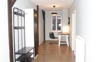Apartment | Wohnbereich | Fernseher