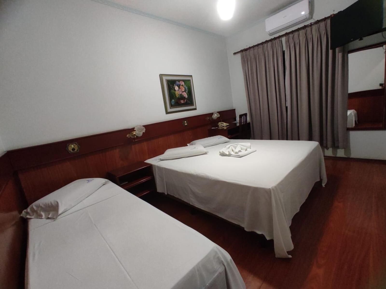 hypo-allergenic bedding, minibar, desk, blackout curtains