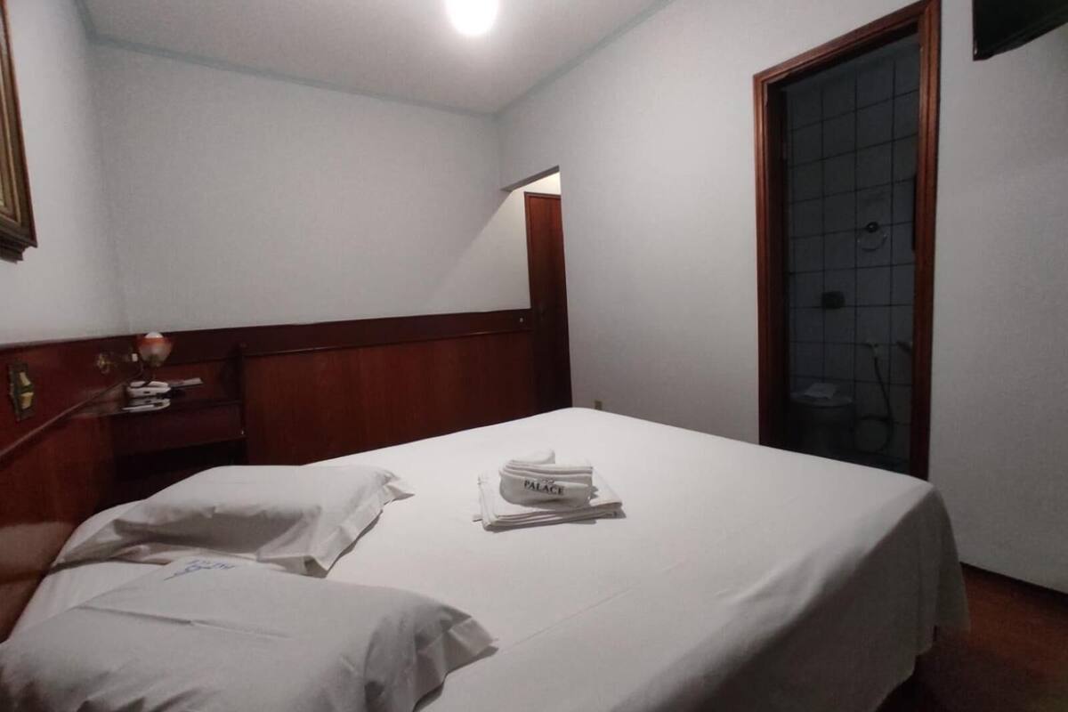 hypo-allergenic bedding, minibar, desk, blackout curtains