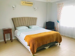 Villa | Schreibtisch, kostenloses WLAN, Bettwäsche