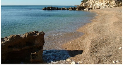 Sun, sea, rest and space, on our still active finca (farm) from 6 ha, casita Dos