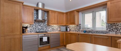 Ferienhaus (3 Bedrooms) | Eigene Küche | Großer Kühlschrank, Mikrowelle, Ofen, Herdplatte