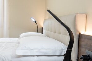 Habitación doble, 1 cama de matrimonio, vistas a la ciudad (Giulietta) | Sistema de insonorización, wifi gratis, ropa de cama