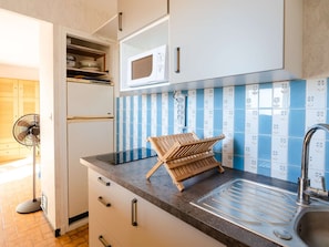 Réfrigérateur, micro-ondes