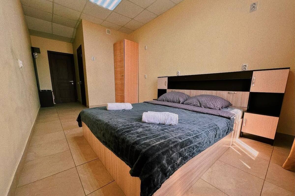 Quarto econômico | 1 quarto, cortinas blackout, Wi-Fi de cortesia, roupa de cama