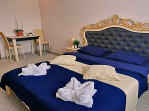 Suite | 1 habitación, cortinas blackout, wifi gratis y ropa de cama 