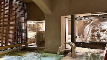 Couples treatment room(s), Turkish bath/hammam, body treatments