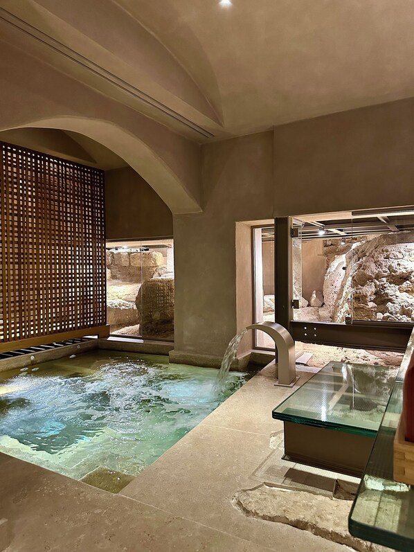 Couples treatment rooms, Turkish bath, body treatments, aromatherapy - Niche Hotel Athens (Athens)