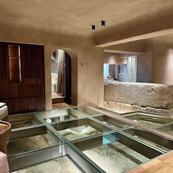 Couples treatment rooms, Turkish bath, body treatments, aromatherapy