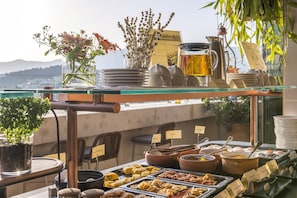 Breakfast buffet - Niche Hotel Athens (Athens)