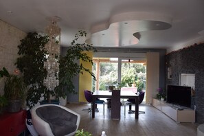 Interior - Villa "La Den des Chênes Greens" 160m2 private pool and garden (Orgnac L'aven)