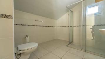 Villa, 3 Bedrooms | Bathroom | Separate tub and shower, hair dryer, towels