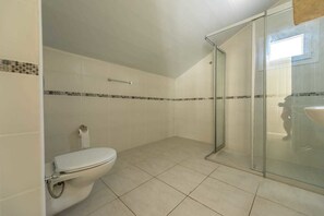 Villa, 3 camere da letto | Bagno | Vasca e doccia separate, asciugacapelli, asciugamani