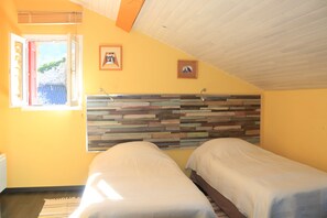 2 camere, ferro/asse da stiro