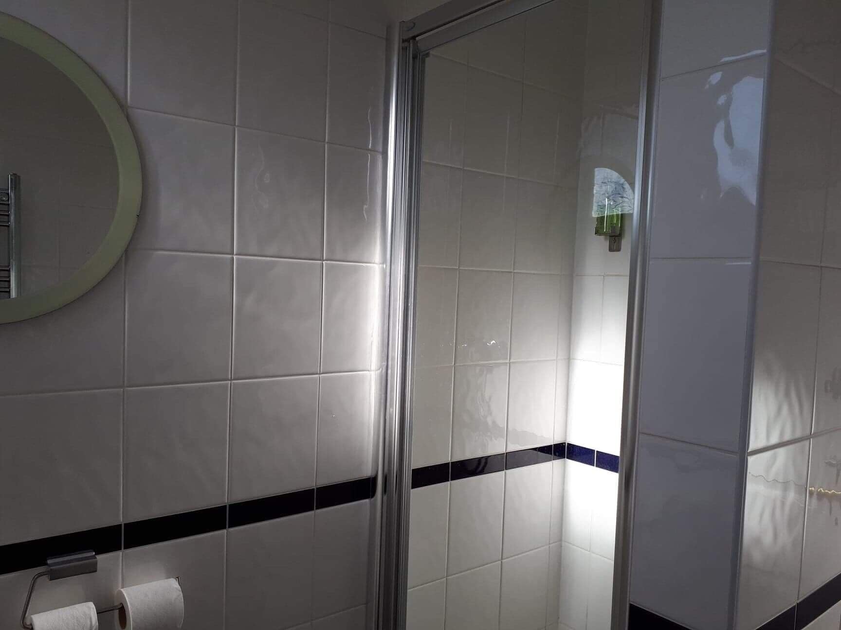 Standard Twin Room, Private Bathroom (Across the corridor) | Bathroom