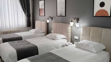 Chambre Triple Standard, 3 lits une place