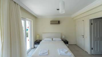 Villa | 3 bedrooms, desk, free WiFi, bed sheets