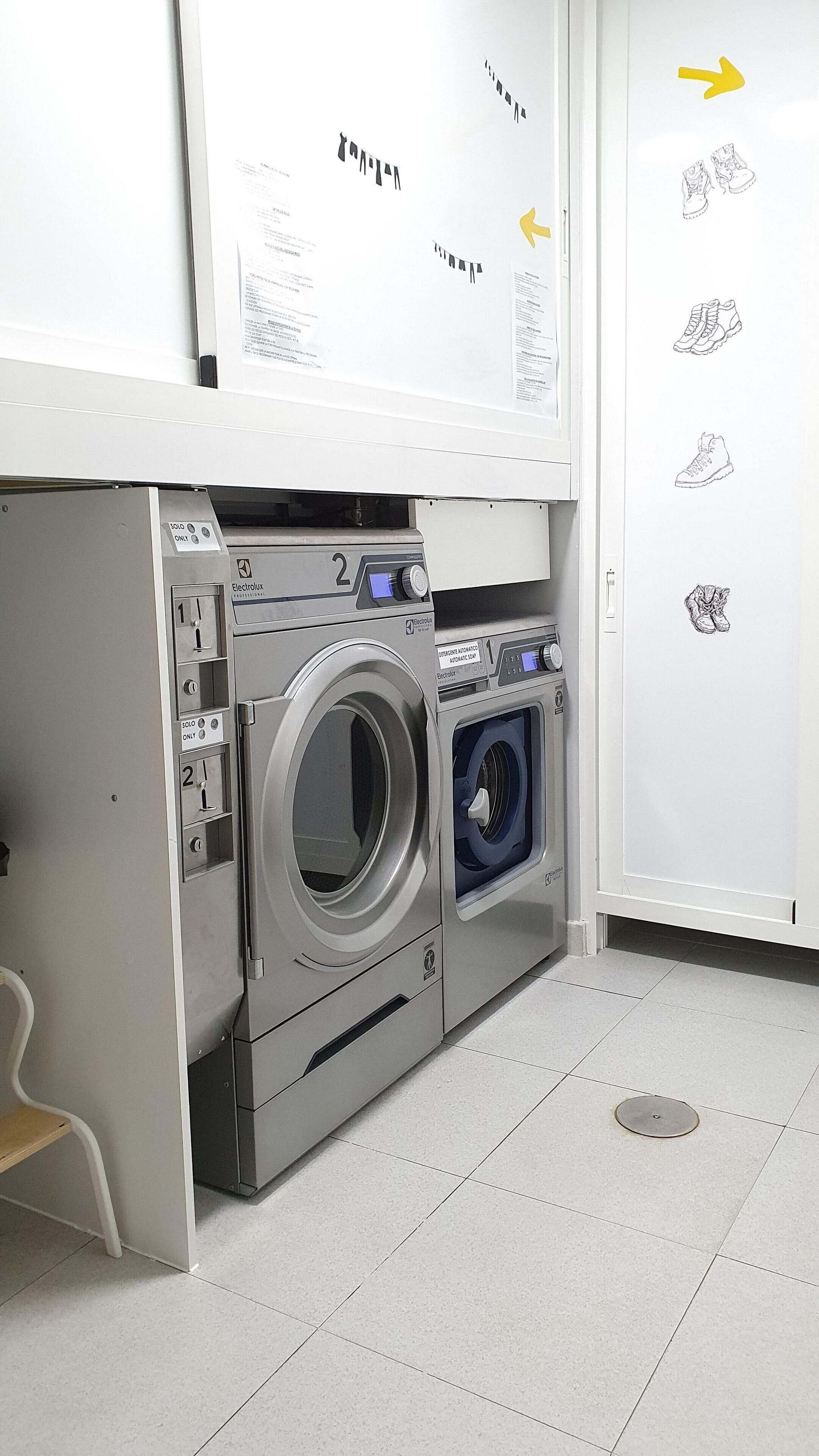 Coin salon dans le hall