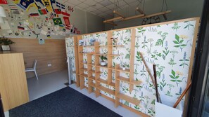 Coin salon dans le hall