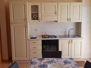 Kookgerei, borden en bestek