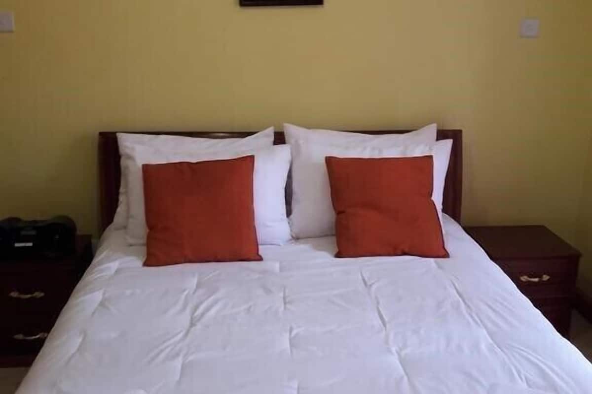 comfort apartment, multiple beds, non smoking | desk, free wifi, bed sheets