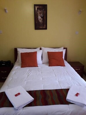 Comfort Apartment, Multiple Beds, Non Smoking | Desk, free WiFi, bed sheets