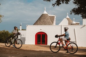 Bicycling - i Trulli di Figazzano (Locorotondo)