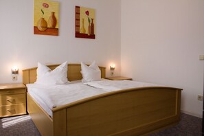 Phòng đôi cơ bản | Nôi (giường cho trẻ sơ sinh) miễn phí 