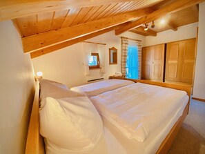 2 chambres, fer et planche à repasser, accès au Wi-Fi (inclus)