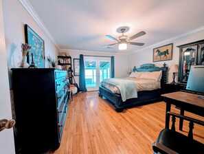 3 camere, una scrivania, ferro/asse da stiro, culla da viaggio